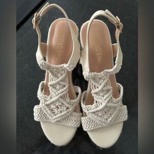 New Never Worn Espadrille Wedge Strappy Braided Cream Sandals Size 9